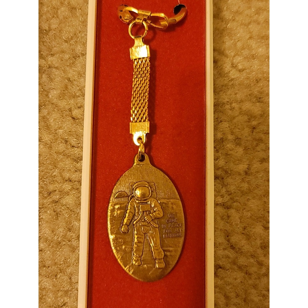 NASA Astronaut Rocket Apollo 11 Key Chain Ring We Came in Peace for all Mankind